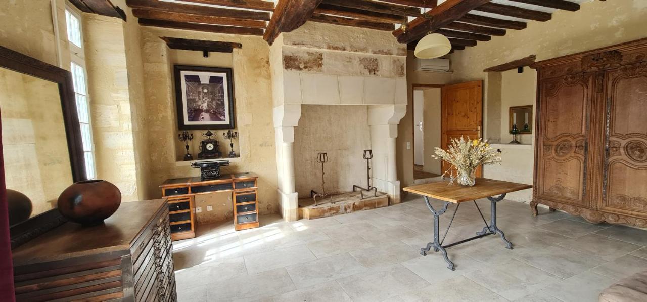Le Manoir Des Marronniers 호텔 Sully  외부 사진