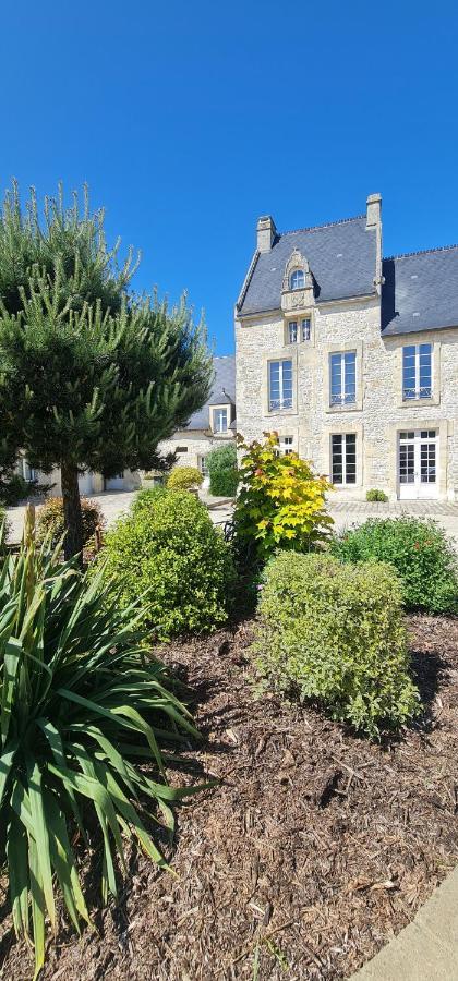 Le Manoir Des Marronniers 호텔 Sully  외부 사진
